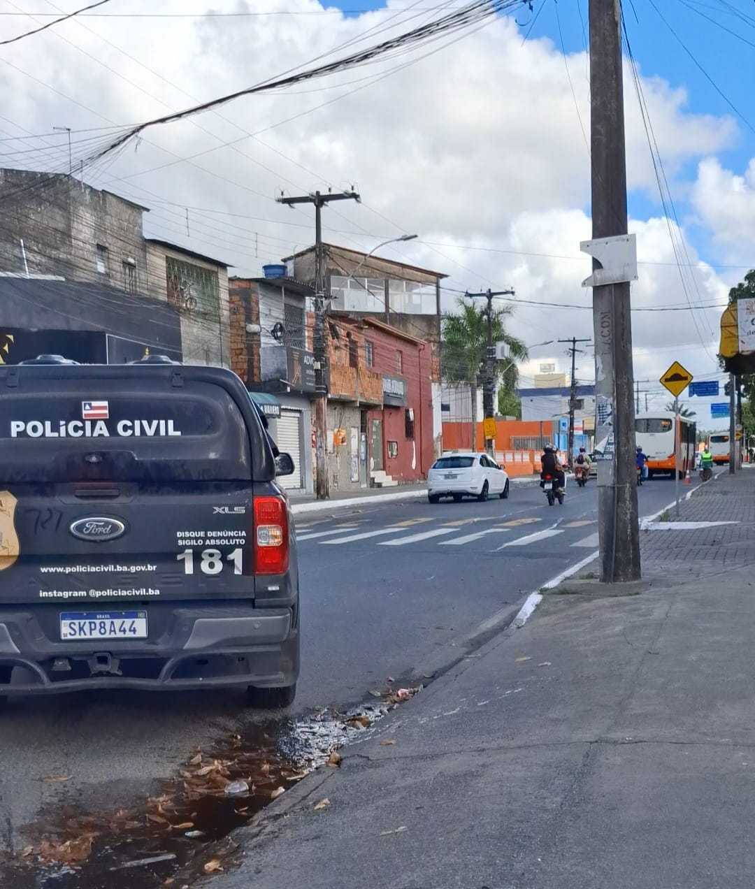 Homem agride ex-companheira e resiste à prisão em Camaçari