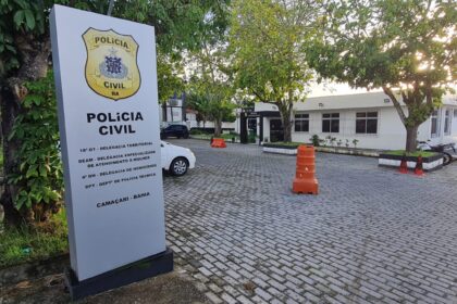 Homem preso com maconha e dinheiro em ação policial em Camaçari