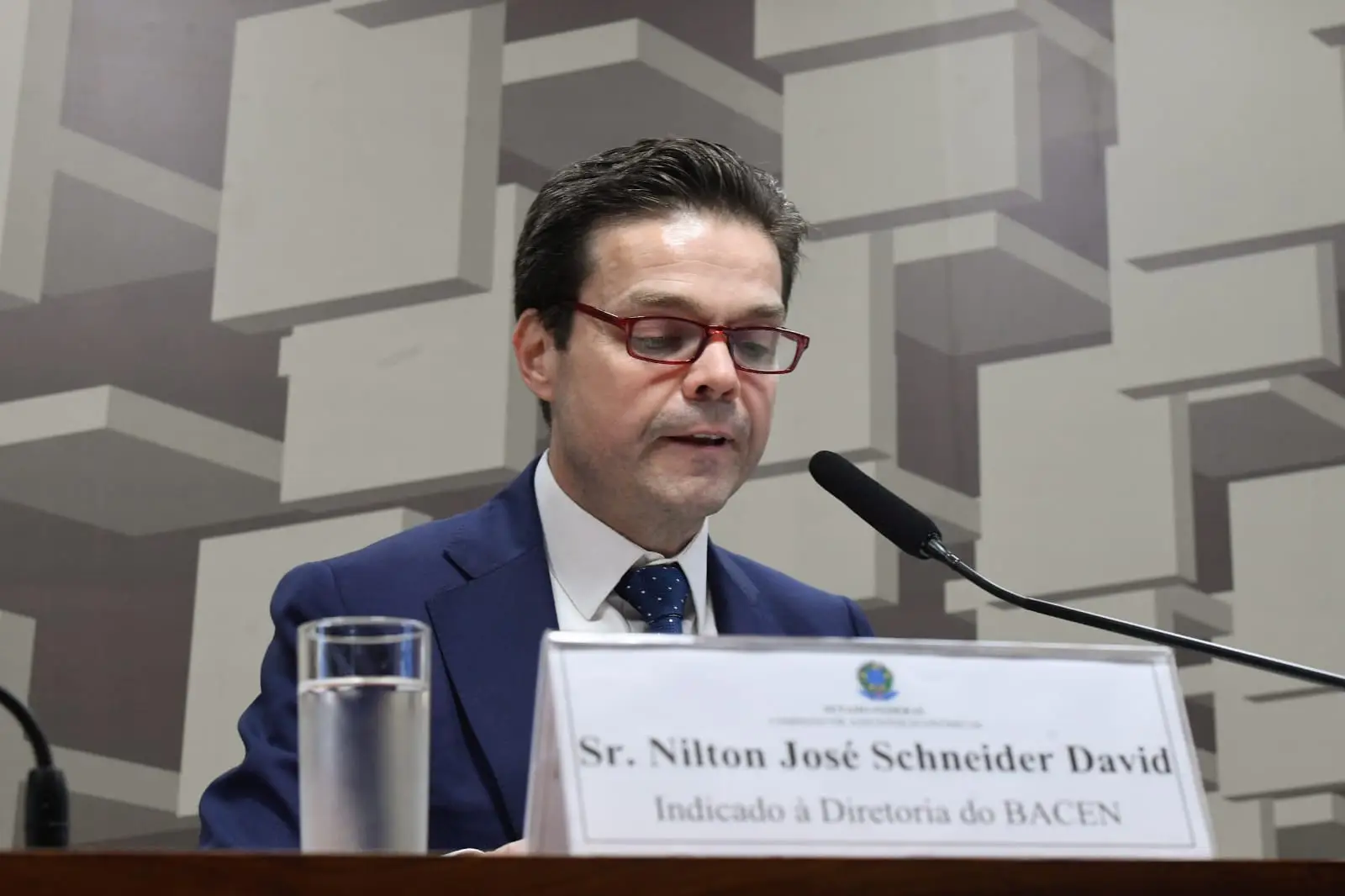 Selic a 15%: Diretor do BC alerta sobre falta de dados precisos