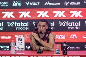 Meia do Vitória explica como clube deve jogar no segundo tempo no Ba-Vi