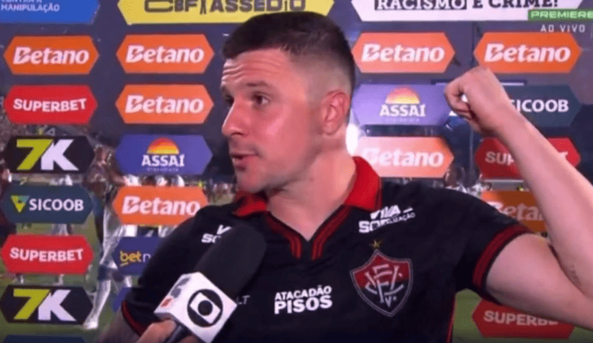 Renato Kayzer critica arbitragem após derrota do Vitória para o Vasco