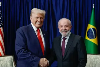 Trump parabeniza Lula e diz que negociações com Brasil prosseguem