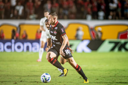 Vitória vence Ceará no Barradão e respira no Brasileirão