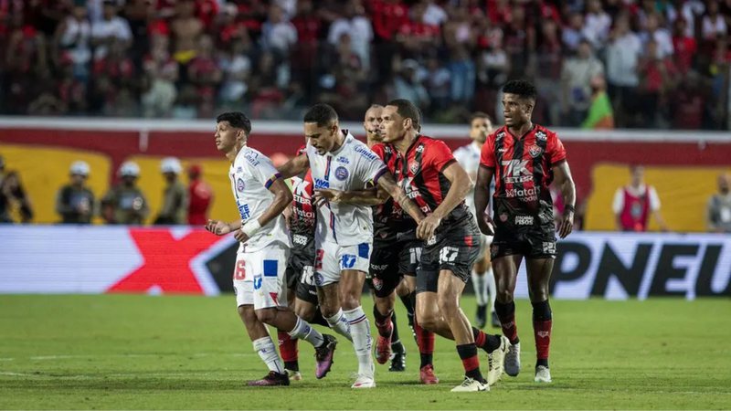 Em momentos opostos, Vitória e Bahia se enfrentam no Barradão em último clássico do ano