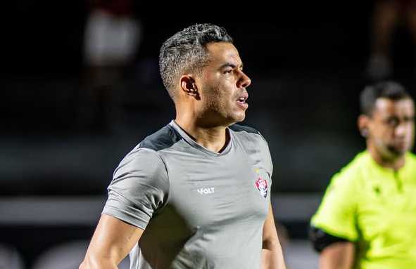 Chances de permanência do Vitória aumentam após equipe vencer o Ceará