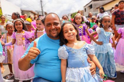 Alunos da Escola São João Batista levam primavera às ruas de Nova Brasília