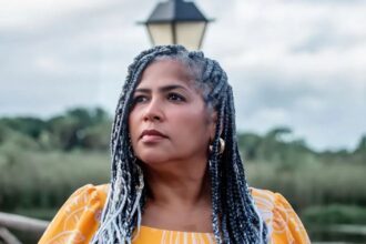 Nara Costa, Serva de Deus, brilha na abertura da Semana Evangélica
