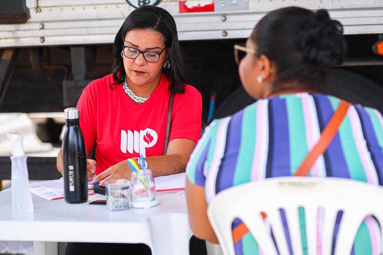 Candeias: Carreta do MP-BA facilita acesso a serviços essenciais