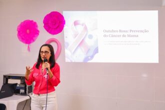 Servidoras participam de palestra sobre saúde e câncer de mama