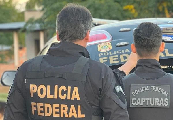 Governo envia 20 peritos da PF para reforçar investigações no Rio