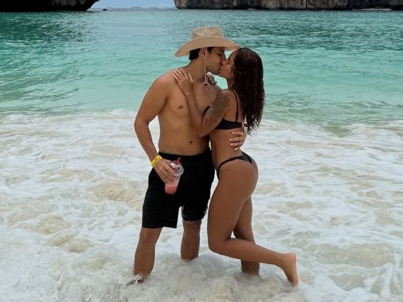 Lua de Mel na Tailândia: Surpresa Inusitada ao Entrar no Mar