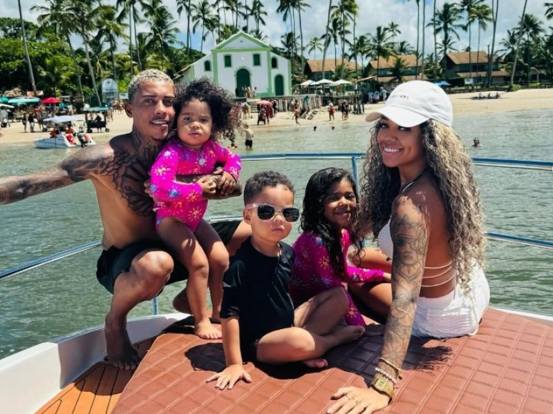 MC Poze Defende Vivi e Desmascara Rumores de Traição