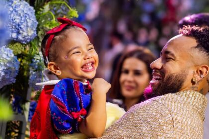 Mavie Viraliza: Pequena Impressiona com Semelhança a Neymar!