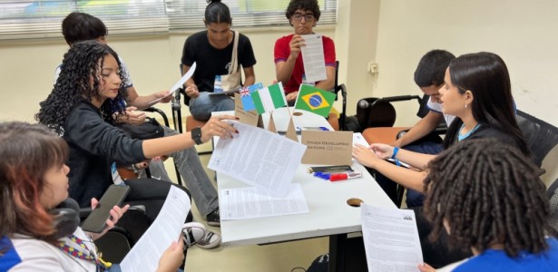 Alunos do Ensino Médio do Pará Participam de Simulado da COP para Formar Futuros Negociadores