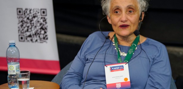 Ester Sabino propõe centro nacional de vigilância para prevenção de futuras epidemias