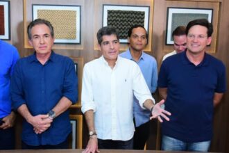 “Pessoa que vai ao hospital não está indo fazer turismo, está indo para sobreviver”, diz ACM Neto após fala de Jerônimo sobre deixar pacientes no corredor