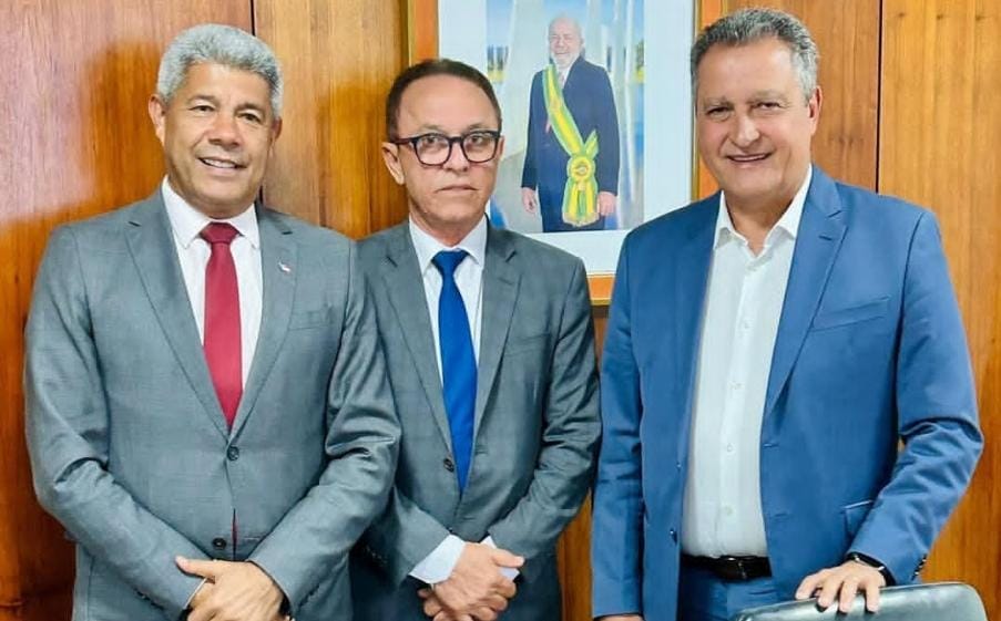 Prestes a deixar de vez ACM Neto, prefeito de Cairu vai a Brasília com governador para encontro com Rui Costa