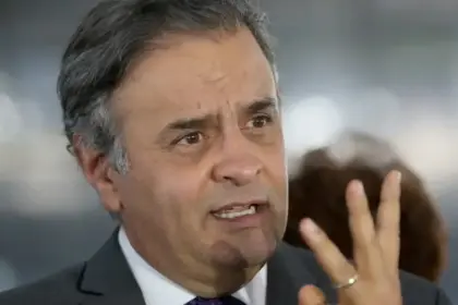 Aécio Neves deve reassumir comando nacional do PSDB com foco em 2026