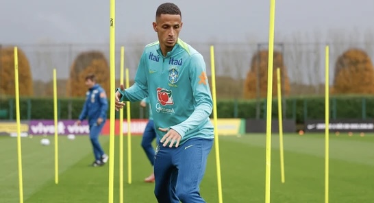 Ancelotti elogia Luciano Juba e abre o jogo sobre lateral do Bahia estar na Copa