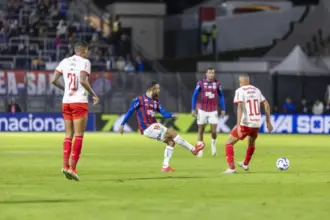 Visando se manter no G-5, Bahia enfrenta RB Bragantino na Arena Fonte Nova; prováveis escalações