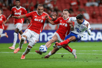 Bahia reage no fim e empata com o Inter fora de casa pelo Brasileirão