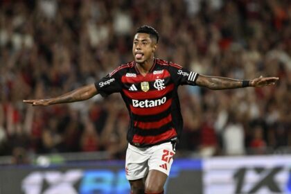 Bruno Henrique é absolvido pelo STJD e terá que pagar apenas multa