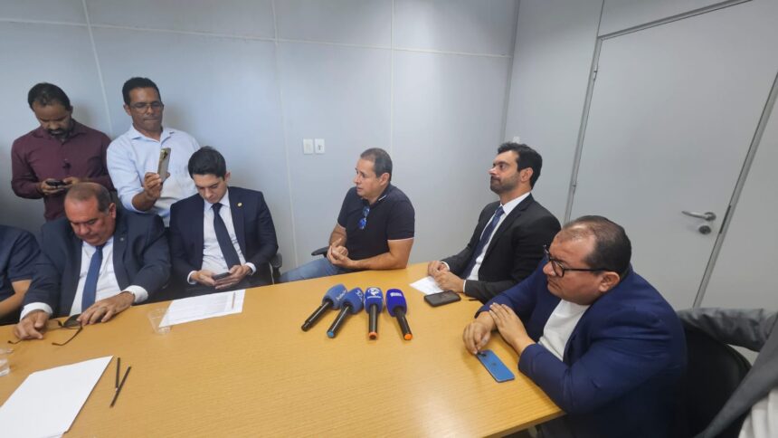 Um dia após se mudar para a oposição, Cafu Barreto afaga Coronel, rebate Otto e se declara para ACM Neto