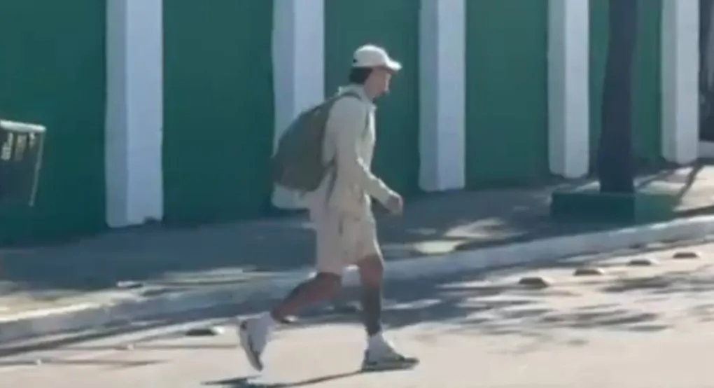 Capitão do Palmeiras volta para casa a pé após vice na Libertadores