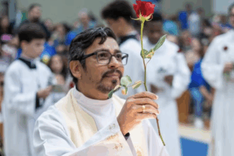 Padre é encontrado morto em latrocínio no MS; corpo enrolado em tapete