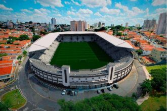 Tradicional clube brasileiro divulga reforma de estádio após conquistar título nacional