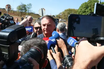 Defesa de Bolsonaro acusa “erro judiciário” e pede anulação de ação penal no STF