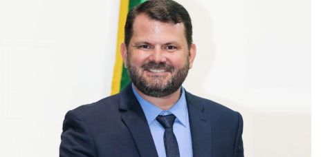 Deputado propõe reserva de vagas para veículos elétricos em shoppings e estacionamentos