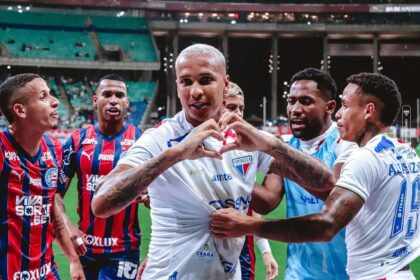 VÍDEO: Deyverson imita peixe em provocação ao Bahia após marcar gol