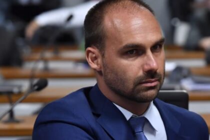 Eduardo réu aumenta pressão sobre família Bolsonaro por 2026