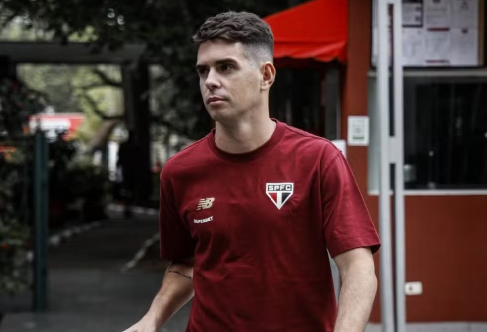 Meia ex-Seleção Brasileira é encaminhado para hospital após alterações cardíacas