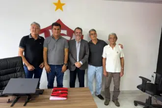 Fábio Mota anuncia chapa para reeleição no Vitória; confira