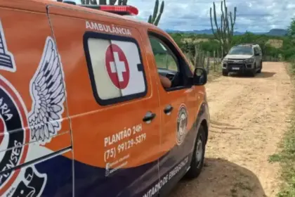 Socorristas são assaltados e têm celular de emergência roubado em Riachão