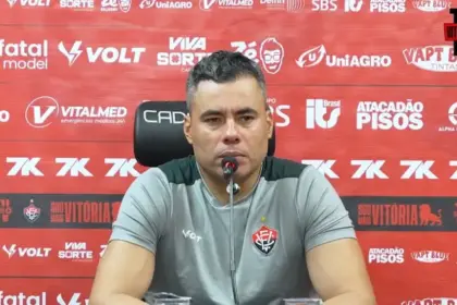 Vai ficar? Jair Ventura revela se deve continuar no Vitória em 2026