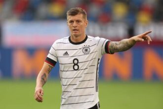 Lenda do Real Madrid coloca ídolos do Barcelona no time dos sonhos