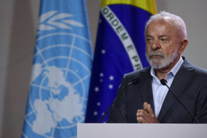 Lula critica guerras, negacionismo e pede “mapa do fim do petróleo” na abertura da COP30
