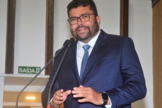 Marcinho Oliveira agradece a jornalistas e comemora "tricampeonato" no Prêmio Destaque Parlamentar da Assembleia
