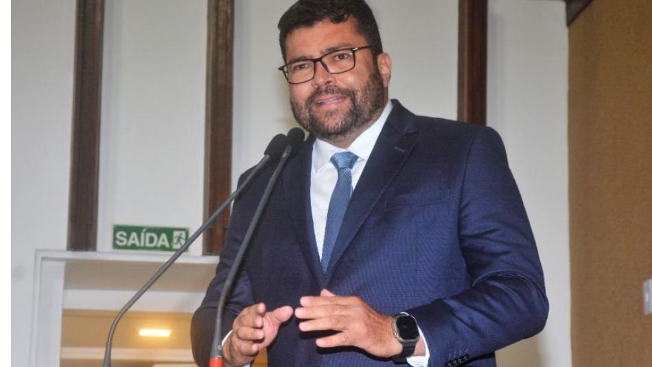 Marcinho Oliveira agradece a jornalistas e comemora "tricampeonato" no Prêmio Destaque Parlamentar da Assembleia