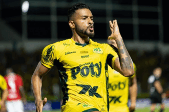 Destaque do Mirassol diz que Barradão foi estádio mais difícil de jogar: "Lá é caldeirão"