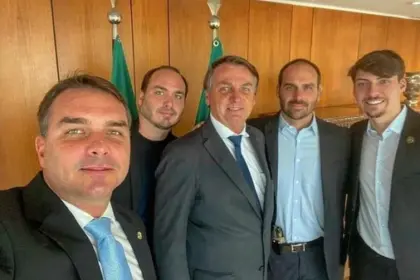 Moraes autoriza visitas dos filhos a Jair Bolsonaro na sede da PF em Brasília