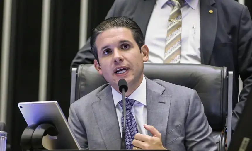 Motta mantém votação do PL Antifacção mesmo com críticas do governo