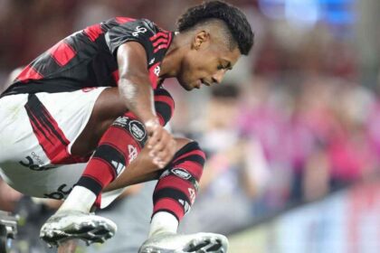 Julgamento de Bruno Henrique é adiado pelo STJD; saiba motivo