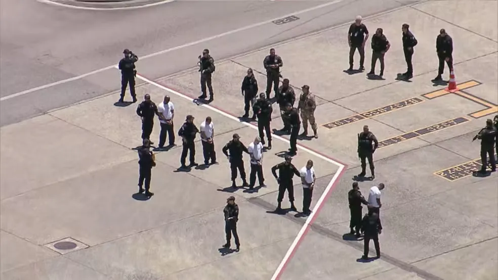 Líderes do Comando Vermelho são transferidos para presídios federais