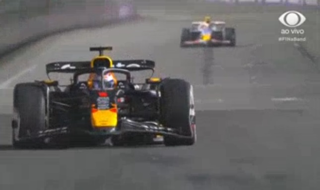 Verstappen vence em Las Vegas e entra de vez na disputa pelo pentacampeonato após desclassificação dupla da McLaren