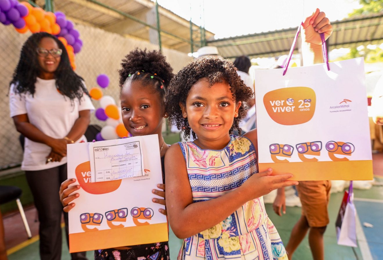 Candeias entrega óculos de grau gratuitos a mais de 200 alunos