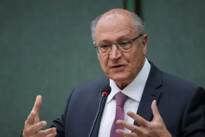 Alckmin destaca passo de US$ 9,7 bilhões na redução de tarifas